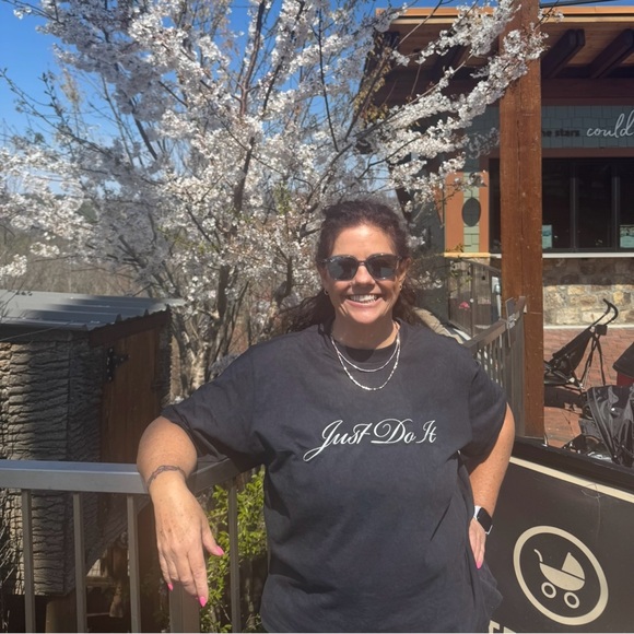 Meet your Posher, Erica - Picture 2 of 2